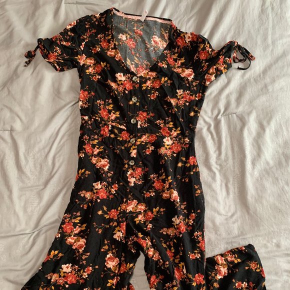Floral Romper Jumpsuit - Picture 2 of 4